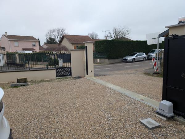 Maison
         6 pièces
        - 213 m² Exclusivité 420 000 € *