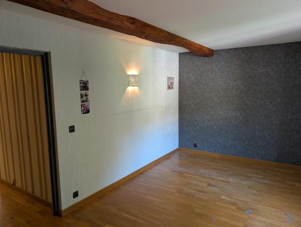 Maison
         6 pièces
        - 213 m² Exclusivité 420 000 € *