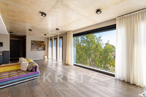 LES ISSAMBRES – VILLA D’ARCHITECTE – VUE MER PANORAMIQUE