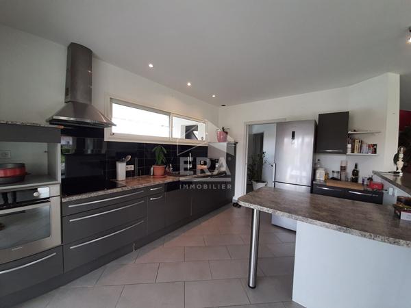 LOCATION MEUBLEE - IDRON : Maison de 170 m² au calme avec jardin et garage