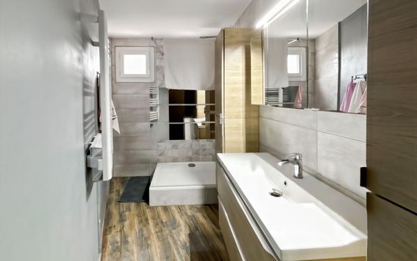 Appartement à vendre    3 pièces • 59,70 m2 Béziers