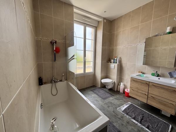 Maison  5 pièce(s)  4 chambre(s)  173 m²