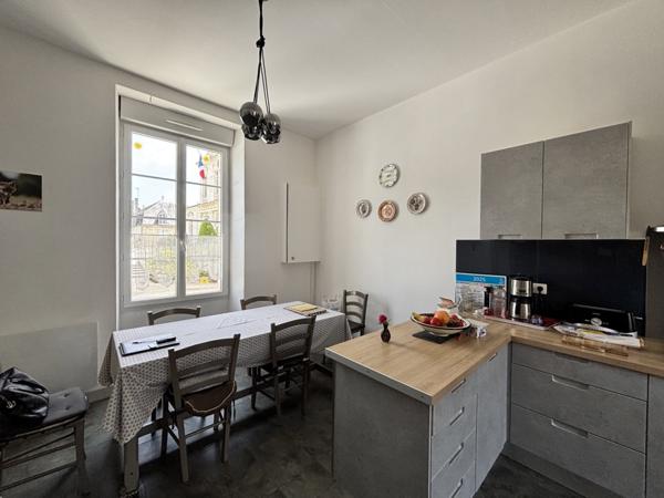 Maison  5 pièce(s)  4 chambre(s)  173 m²