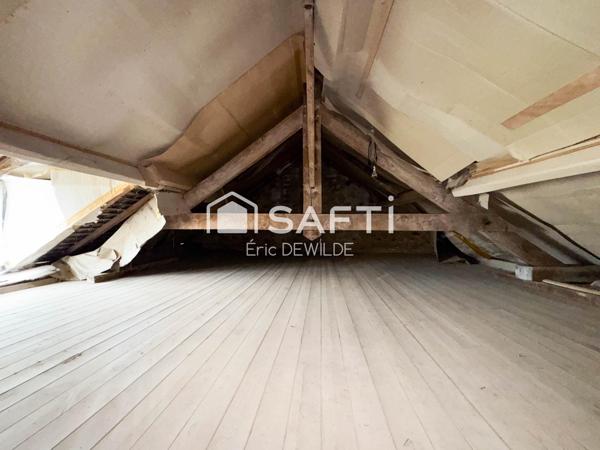 Maison à rénover, terrain rare de 4,4 ha