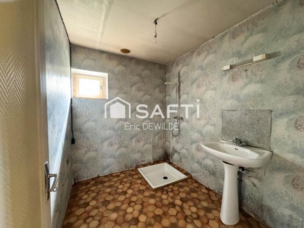 Maison à rénover, terrain rare de 4,4 ha