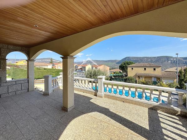 Millau (12100) VILLA T7 DE 161 M² AVEC PISICINE SUR SON TERRAIN DE 618 M²