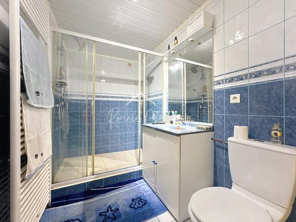 Millau (12100) VILLA T7 DE 161 M² AVEC PISICINE SUR SON TERRAIN DE 618 M²