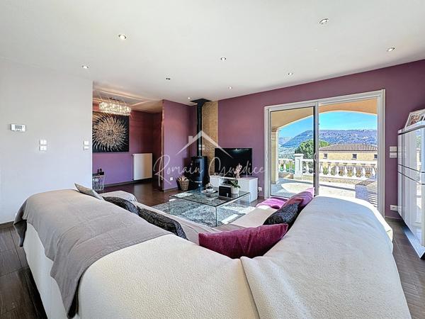 Millau (12100) VILLA T7 DE 161 M² AVEC PISICINE SUR SON TERRAIN DE 618 M²