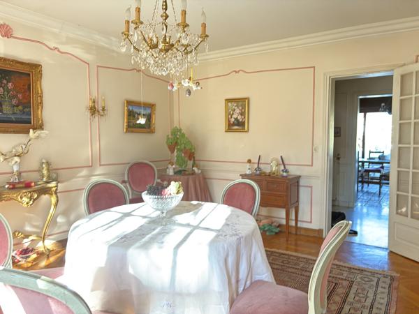 Roissy en Brie - Maison de 12 pièces dont 9 chambres de 367 m2 sur un terrain de 1550 m2 - Sous-sol total et c