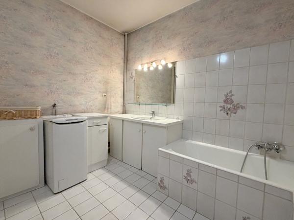 Très bel appartement avec du cachet - résidence de standing - Centre-ville de St Laurent du Pont