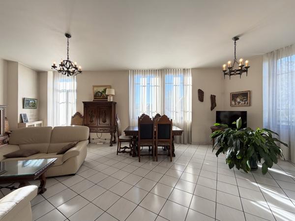 Très bel appartement avec du cachet - résidence de standing - Centre-ville de St Laurent du Pont