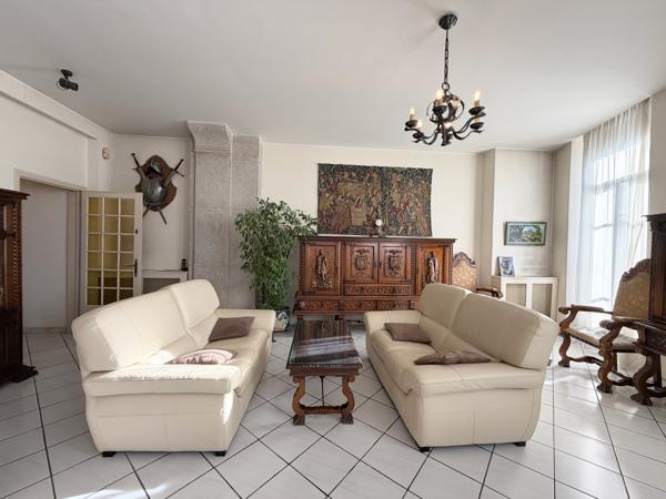 Très bel appartement avec du cachet - résidence de standing - Centre-ville de St Laurent du Pont