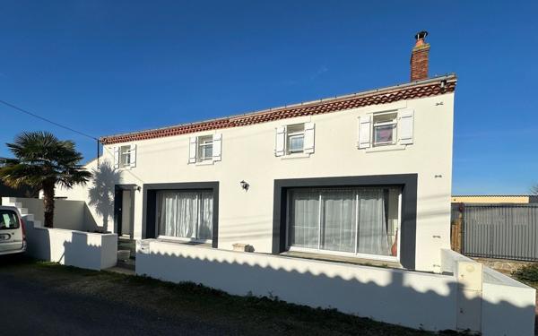 Maison à vendre    6 pièces •  Vallet