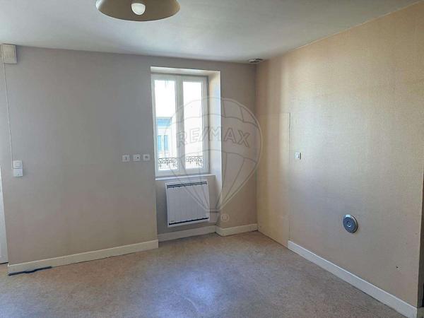 Immeuble 1 chambre(s) à vendre - Arfeuilles, Allier - 03