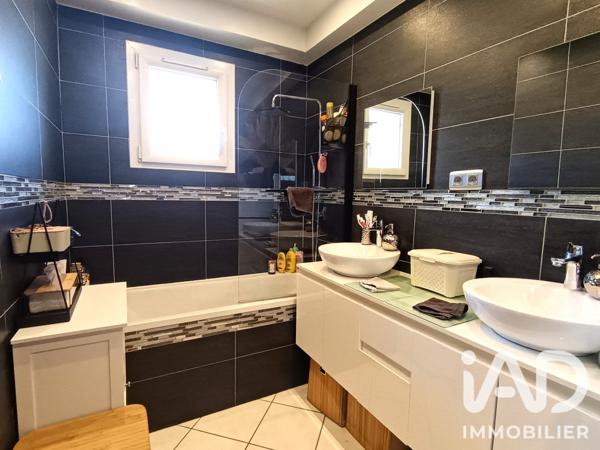 Maison à vendre 5 pièces 101 m² Savigny-le-Temple