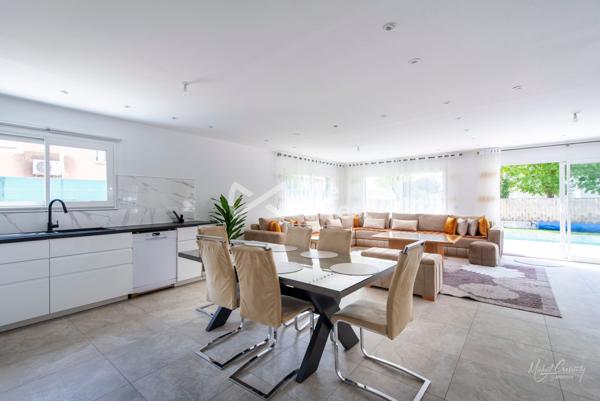 Villa contemporaine d'exception avec piscine à Istres