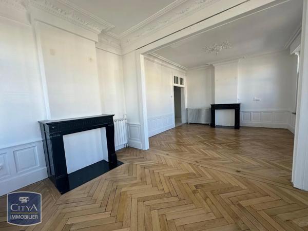 Appartement à louer 3 pièces 109.8m²