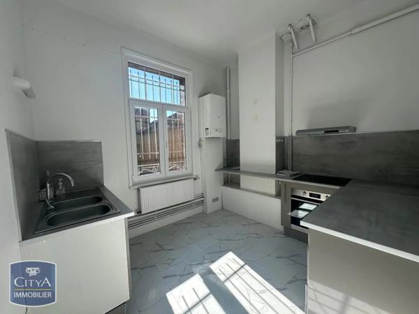 Appartement à louer 3 pièces 109.8m²