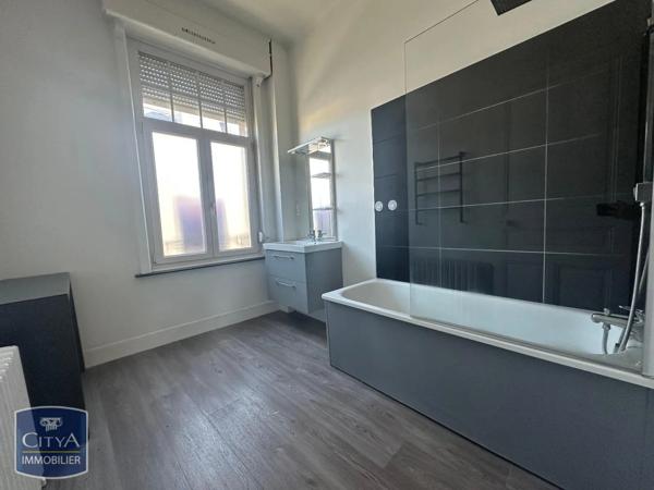 Appartement à louer 3 pièces 109.8m²