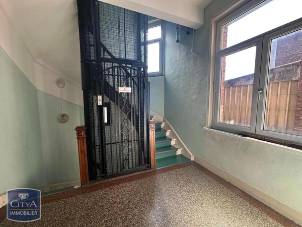 Appartement à louer 3 pièces 109.8m²