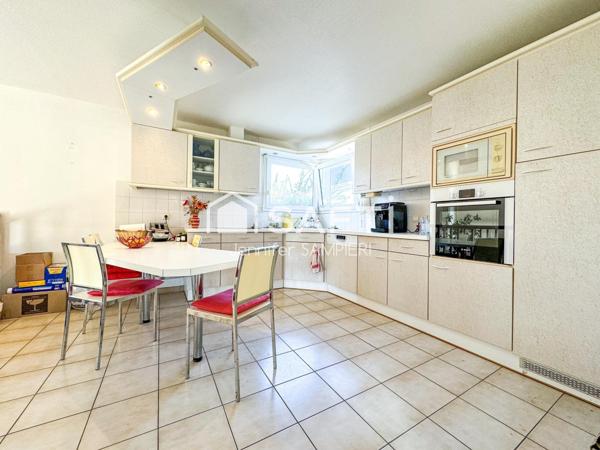 Maison 7 pièces jardin piscine cave garage