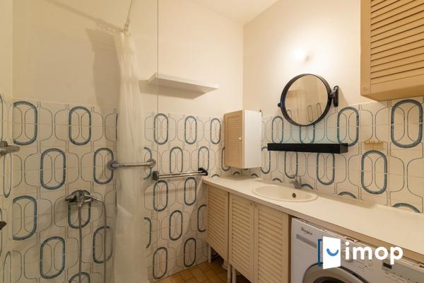 Maison avec piscine en zone naturelle