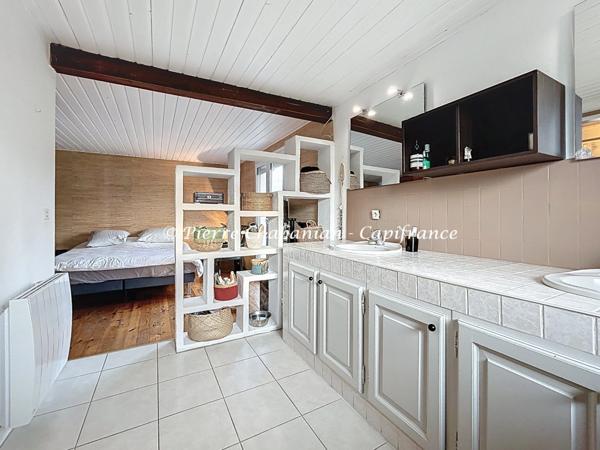 Maison contemporaine à vendre 7 pièces VIRY (74) secteur résidentiel paisible - 167 m² habitables (230 m² au sol), terrain clos 1417 m² - piscine - 9 places de stationnement