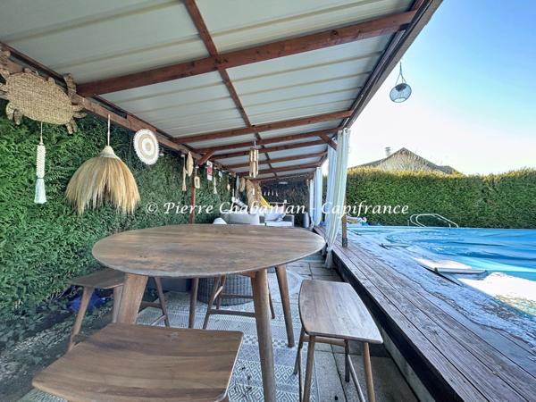 Maison contemporaine à vendre 7 pièces VIRY (74) secteur résidentiel paisible - 167 m² habitables (230 m² au sol), terrain clos 1417 m² - piscine - 9 places de stationnement