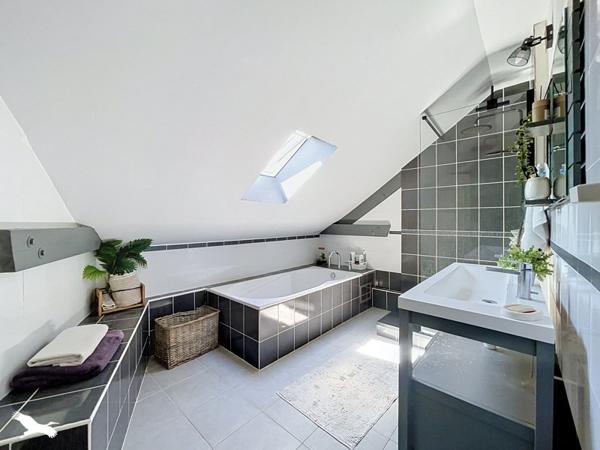 Maison 499 000 € Épône 6 p 142 m² DPE A