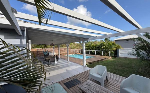 Maison à vendre    4 pièces • 104 m2 Le Diamant