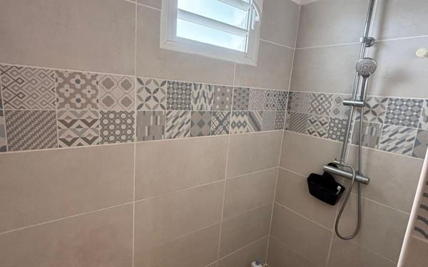 Maison à vendre    4 pièces • 104 m2 Le Diamant