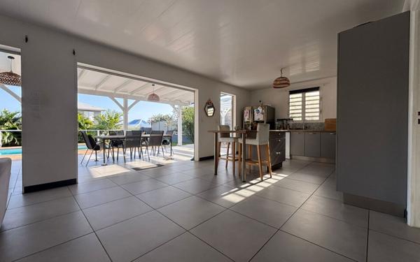 Maison à vendre    4 pièces • 104 m2 Le Diamant