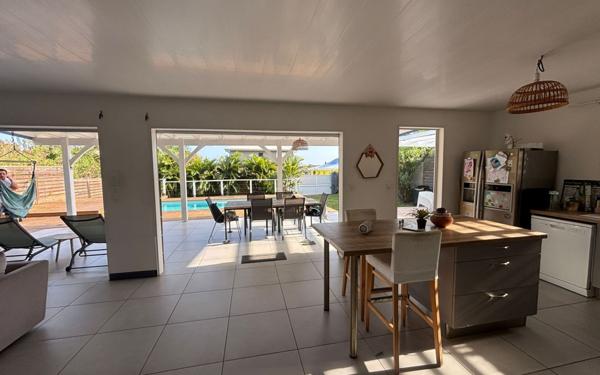 Maison à vendre    4 pièces • 104 m2 Le Diamant