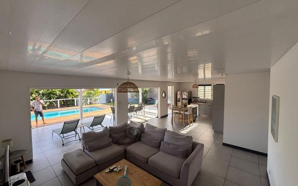 Maison à vendre    4 pièces • 104 m2 Le Diamant