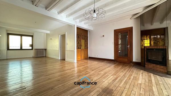 Saint Sulpice la Pointe, Maison de ville T8 de 208 m², terrain de 470 m2+atelier+caves