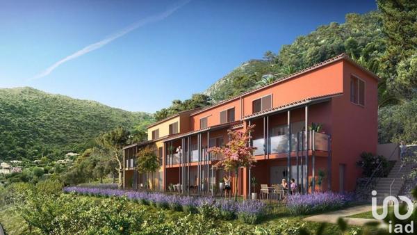 Appartement 4 pièces de 84 m² à Nice (06000)