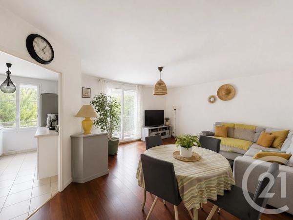 Appartement T3 à vendre  3 pièces - 65,45 m 2   MOISSY CRAMAYEL  - 77