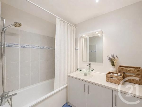 Appartement T3 à vendre  3 pièces - 65,45 m 2   MOISSY CRAMAYEL  - 77