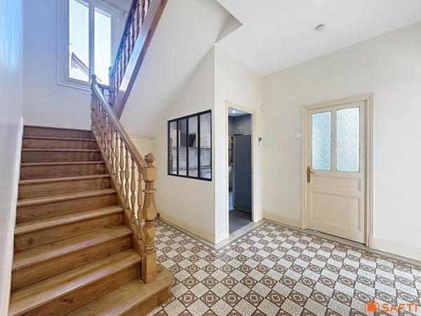 Castelsarrasin – Élégante maison des années 1930 rénovée – 200 m² – Centre-ville à pied