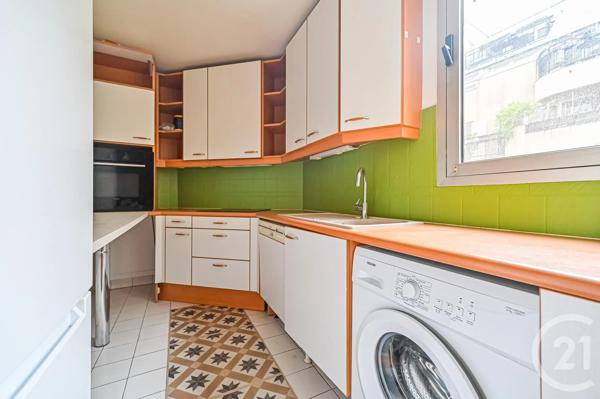 Appartement F3 à vendre  3 pièces - 70,25 m 2   PARIS  - 75012
