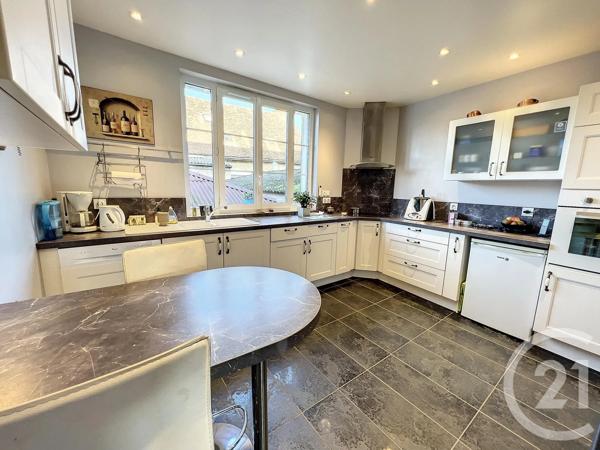 Appartement F6 à vendre  6 pièces - 194,88 m 2   PROVINS  - 77