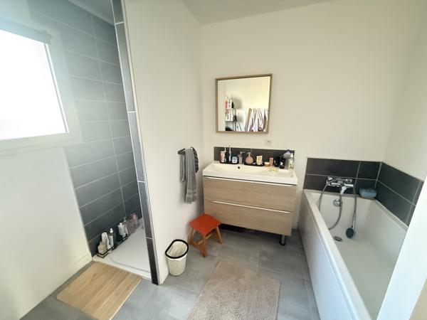 Maison  4 pièce(s)  3 chambre(s)  97.27 m²