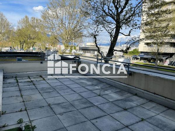 Location Appartement 3 pièces 61.65 m² - 82 COURS JEAN JAURES Echirolles 38130