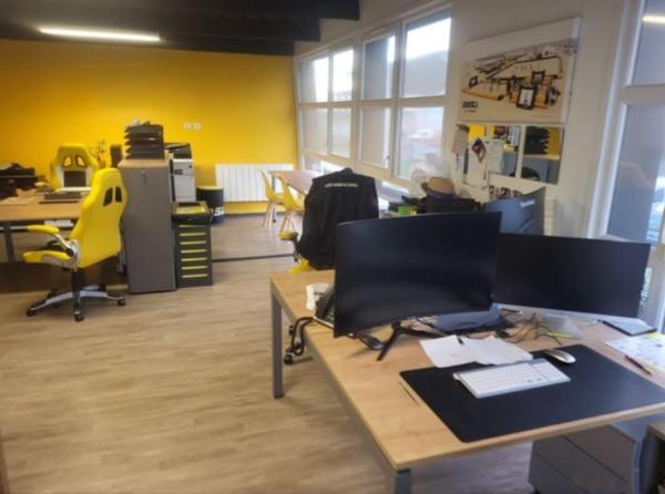 Bureaux Calais 7 pièce(s) 740 m2