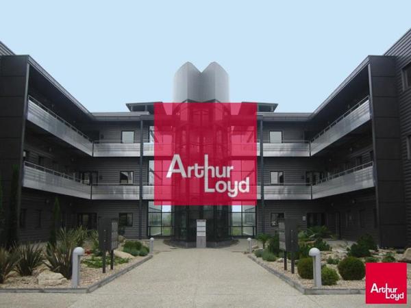 COURNON D'AUVERGNE A PROXIMITE DU ZENITH A LOUER BUREAUX 157M²