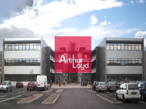 COURNON D'AUVERGNE A PROXIMITE DU ZENITH A LOUER BUREAUX 157M²