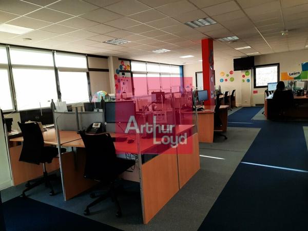 COURNON D'AUVERGNE A PROXIMITE DU ZENITH A LOUER BUREAUX 157M²