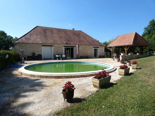 2 Maisons Excideuil  288 m2 / 6 chambres / piscine / 1,7hect