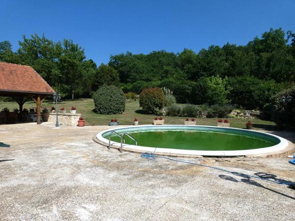 2 Maisons Excideuil  288 m2 / 6 chambres / piscine / 1,7hect