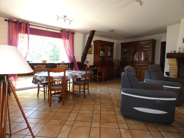 2 Maisons Excideuil  288 m2 / 6 chambres / piscine / 1,7hect